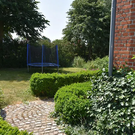 Lovely Farmhouse In Amidst The Forest Ferienhaus Boiensdorf